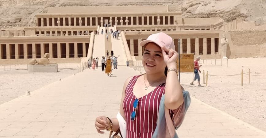 tourist at the Mortuary Temple of Hatshepsut